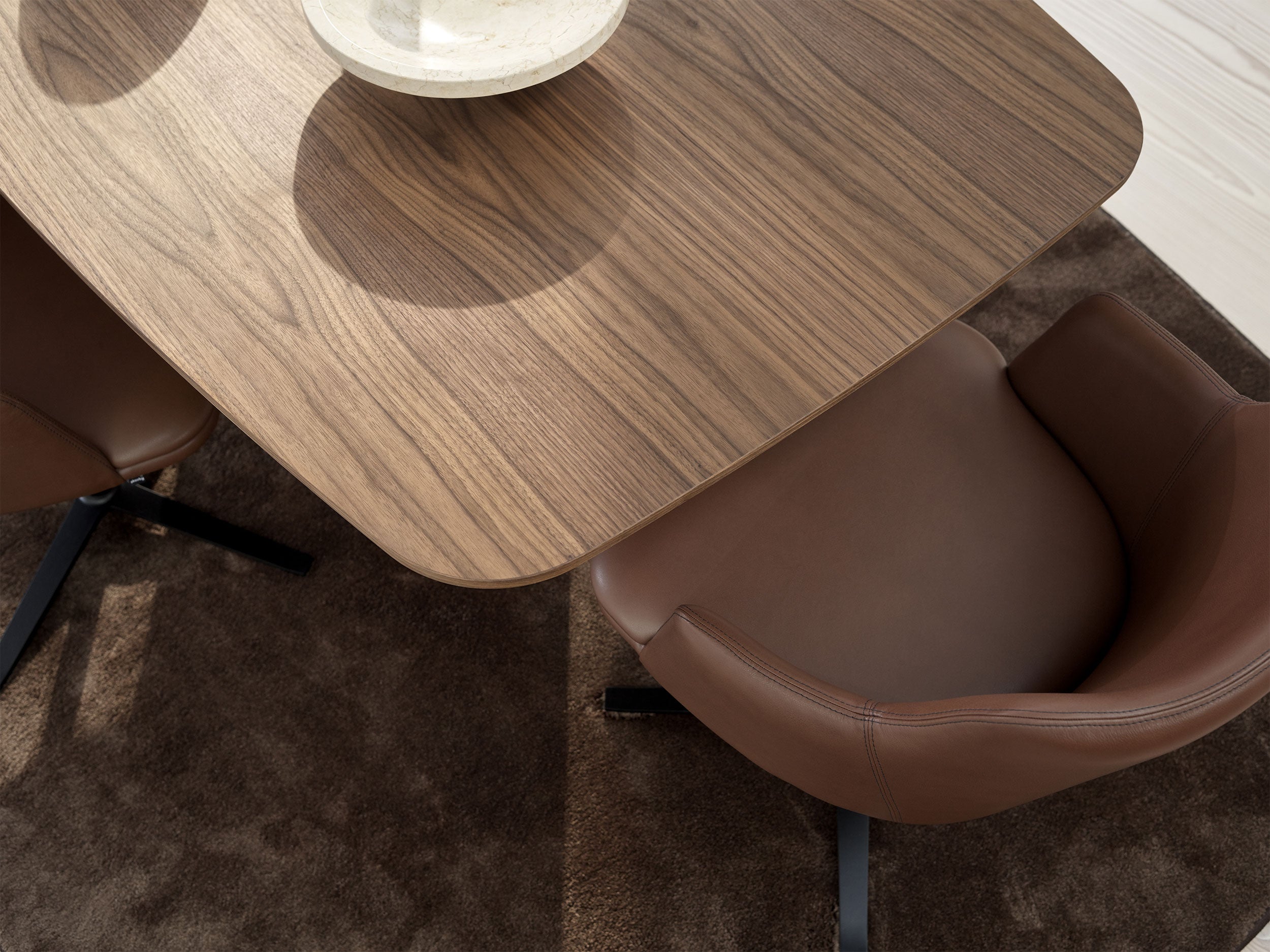 Sm117 Bord Svart Ek Lack 192-252X102X74Cm 