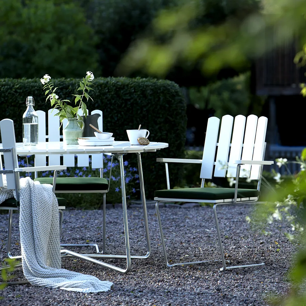 A2 Fåtölj Vitlackad Ek / Varmförzinkat Stativ