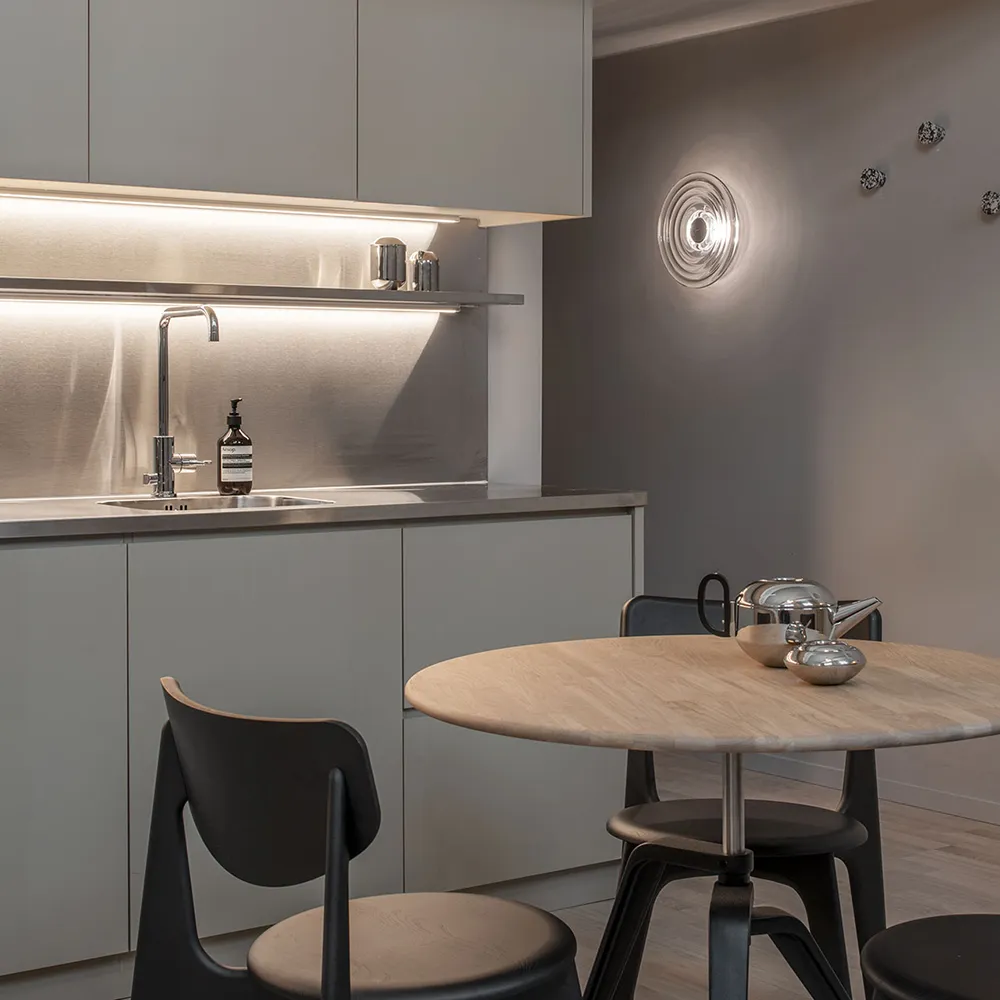 Press Vägglampa Large Clear LED