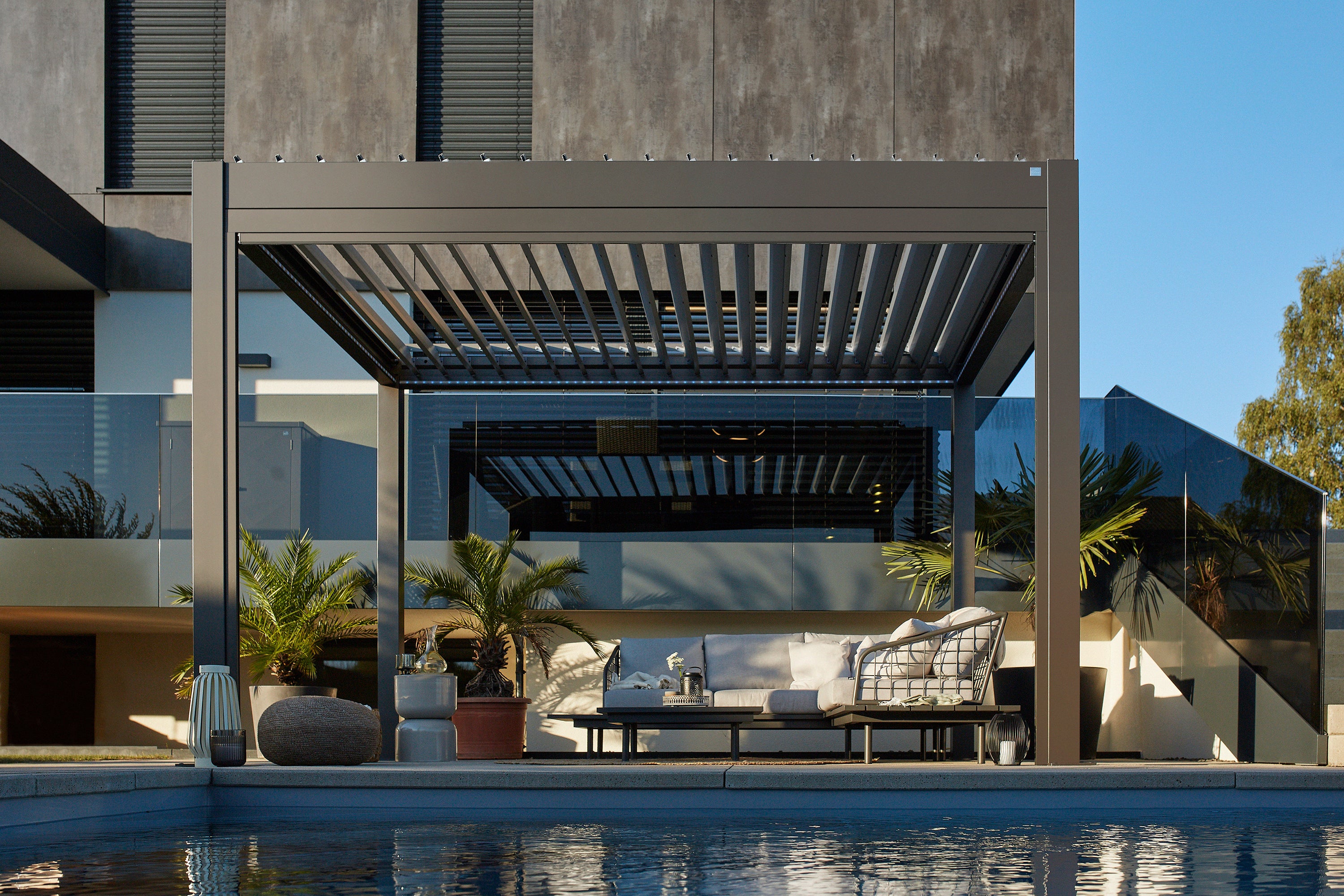 Pergola size 4 x 3 metallic quartz grey