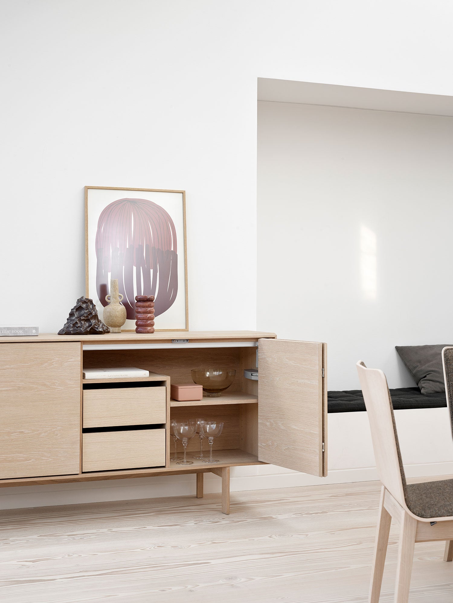 Sm544 Skänk Ek Lack 190X43X85Cm 