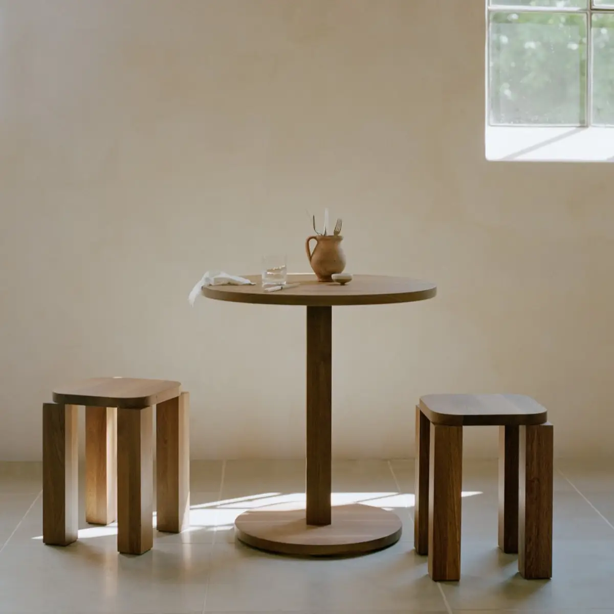 Atlas Bistrobord Ø70cm Rökt ek