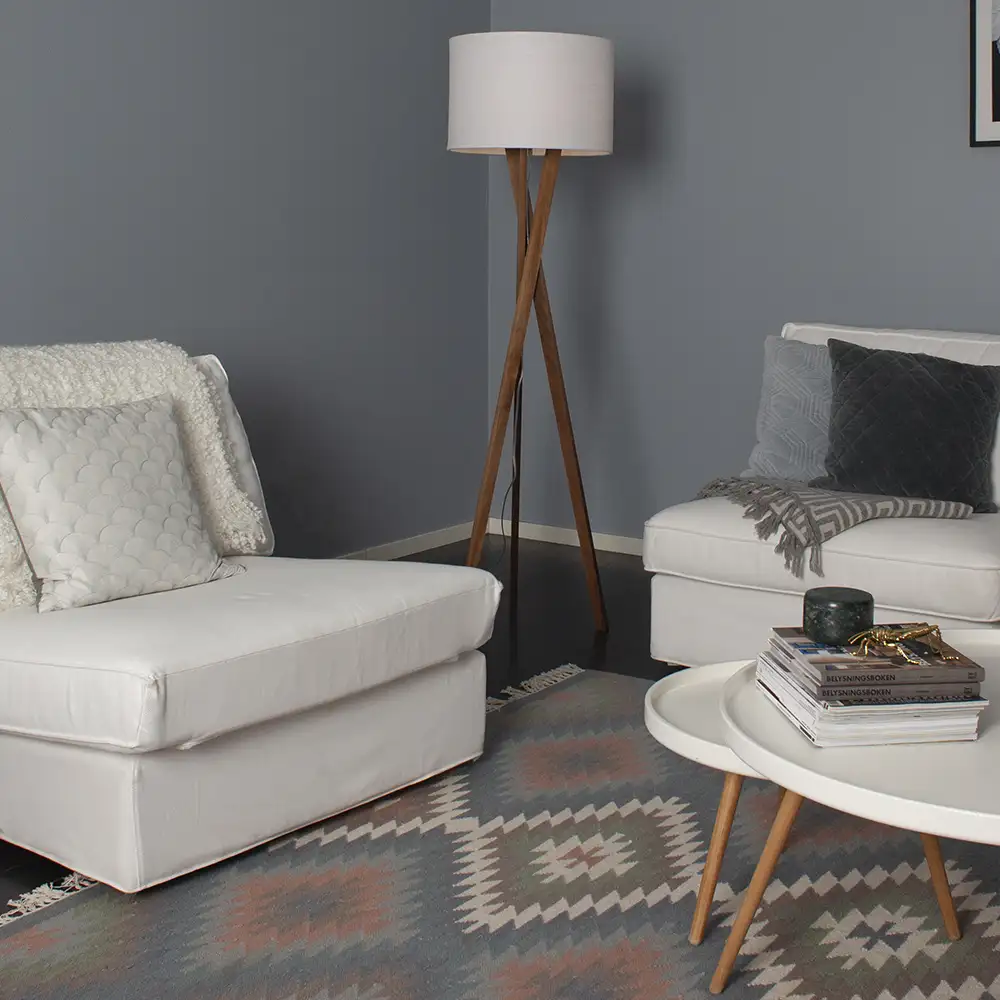 Vega Golvlampa valnöt