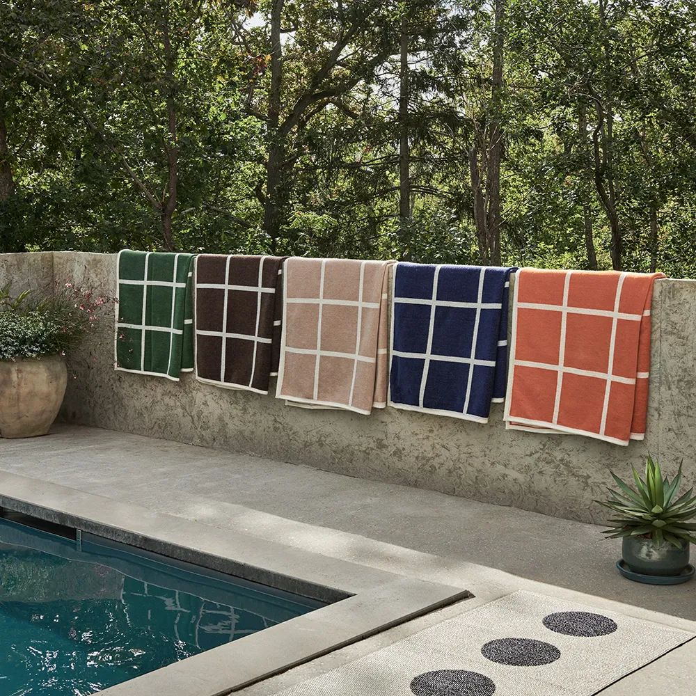 Vävd filt i lammull Criss Dark Blue