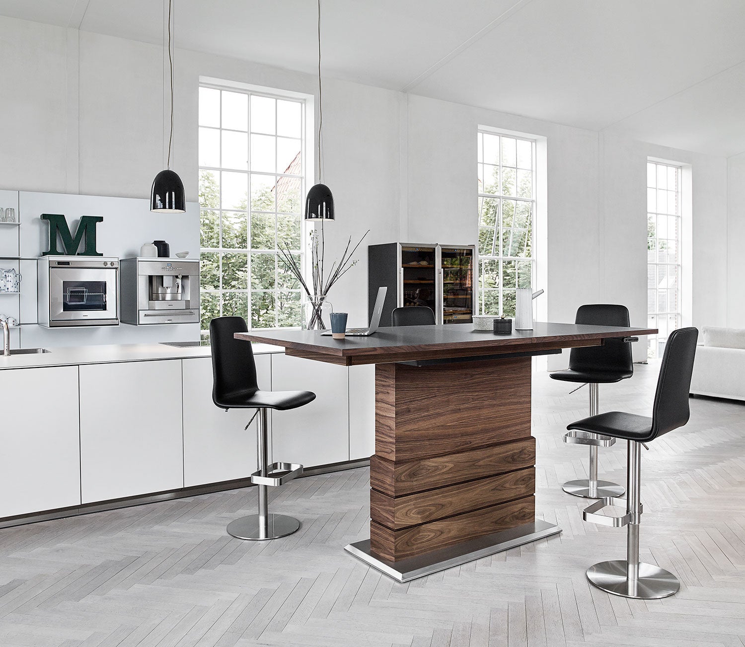 Sm30 Matbord 100X200-280 Cm Oljad Valnöt / Svart Laminat 