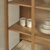 Reed Vitrinskåp - Natural Oak
