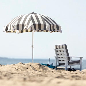 Parasoll 220 cm vitlack med tofsar brunrandig 38