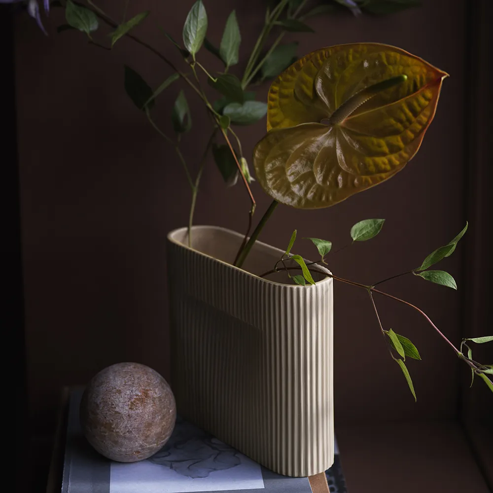 Ridge Vas H: 16,5 cm Beige