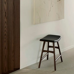 Osso Pall Brunlackad teak/Black leather