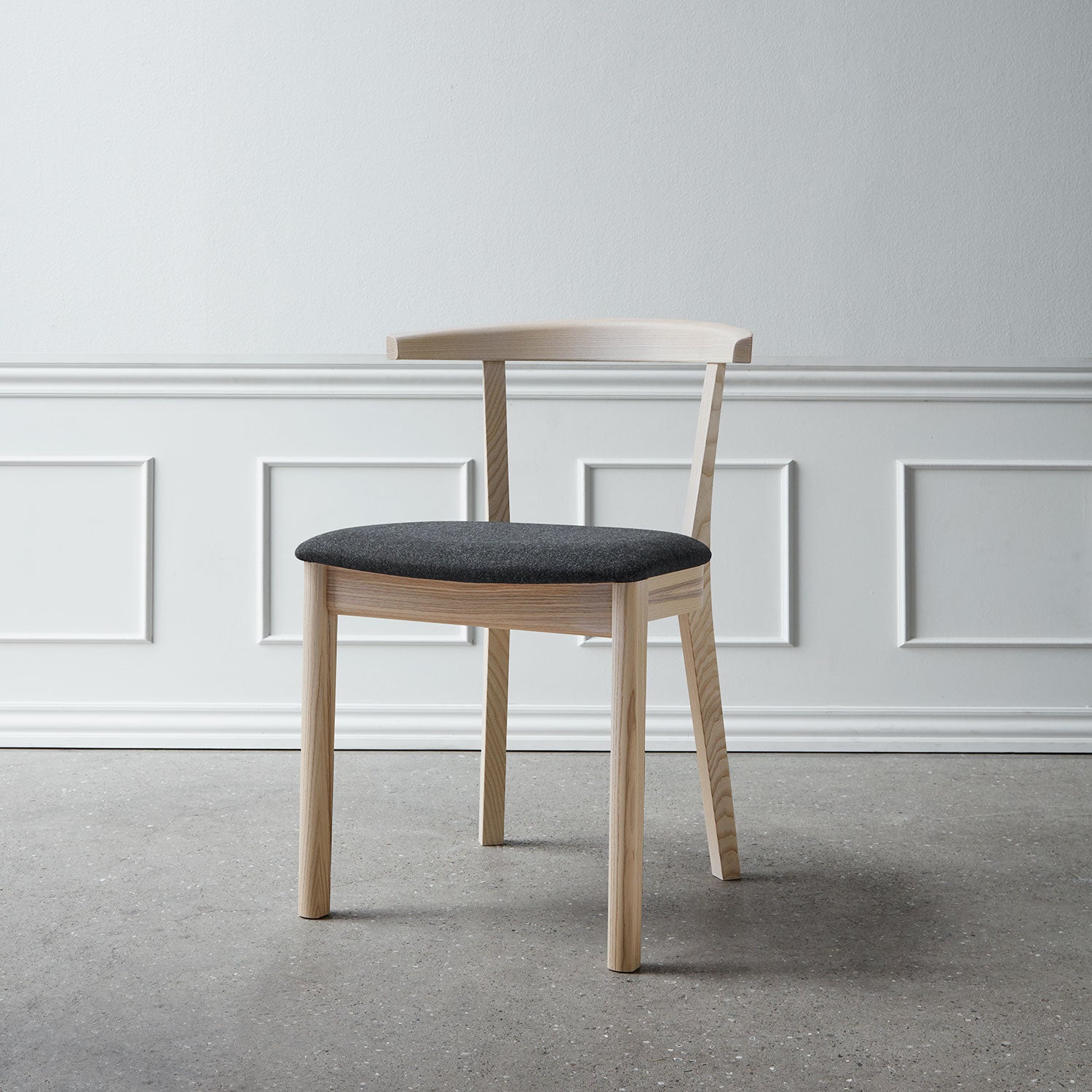 Sm52 stol med tyg i kategori 2