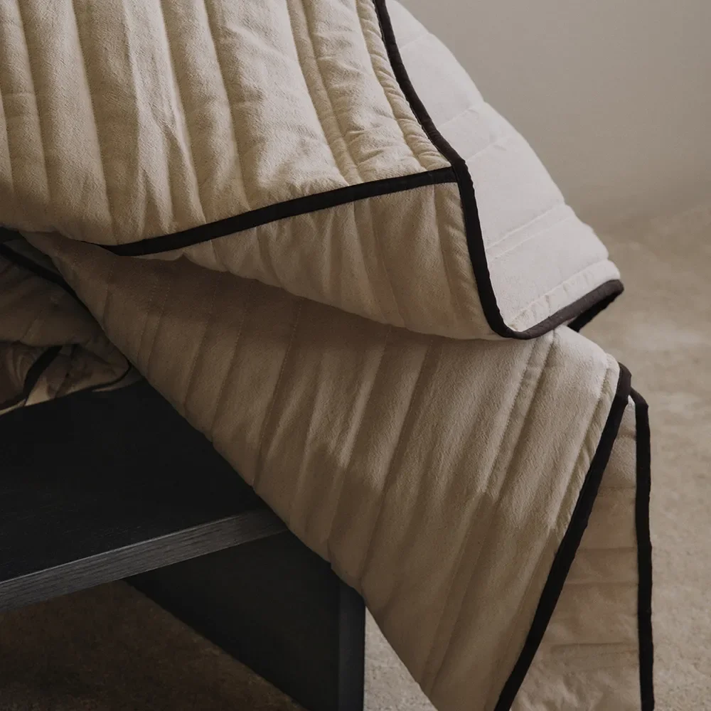 Sängöverkast i ekologisk bomull Vari Single