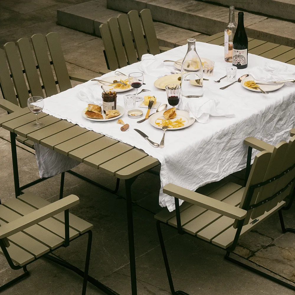 A2 Fåtölj Grönlackad Ek / Svart Stativ