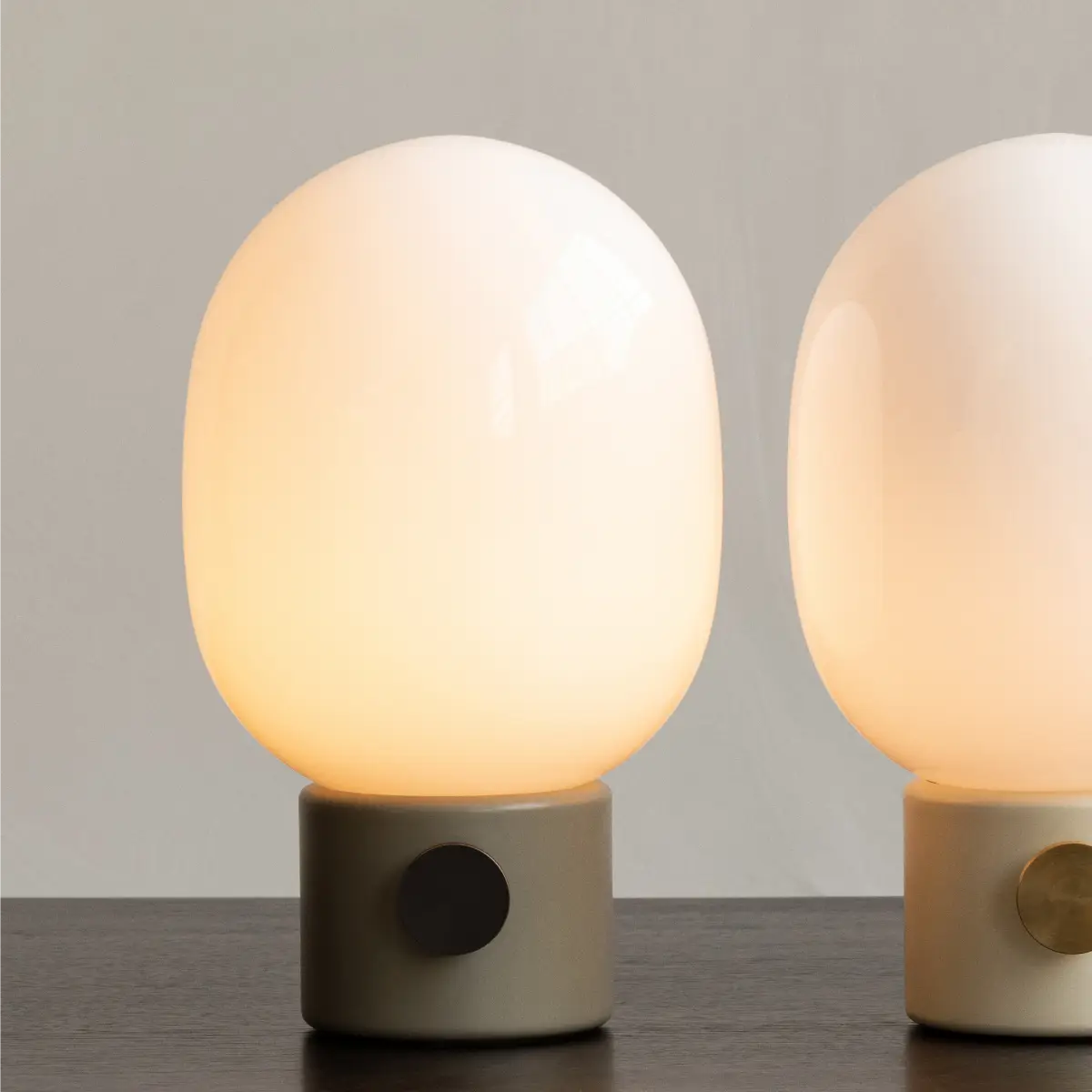 JWDA Bordslampa Steel Alabaster White Small