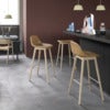 Fiber barstol låg Wood Base - 65 cm - Natural White