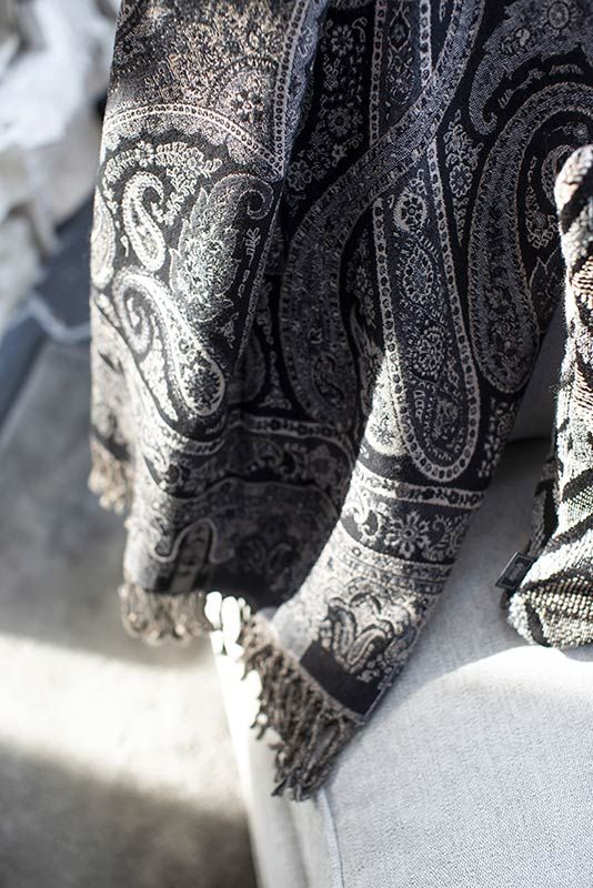 Eroz Pläd Paisley Dark Grey