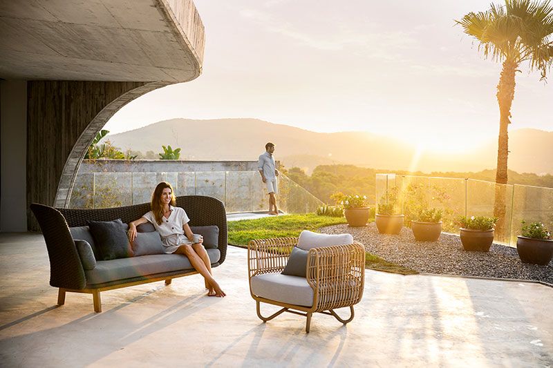 Peacock Wing soffa mörkgrå inkl. dynor