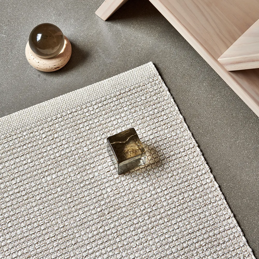 Emm matta 70 x 120 cm Vanilla/White Metallic