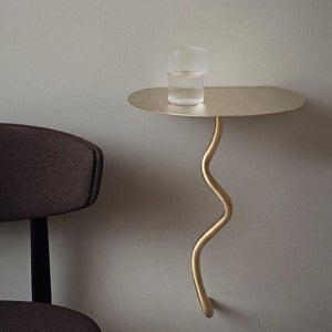 Curvature Väggmonterat bord - Brass