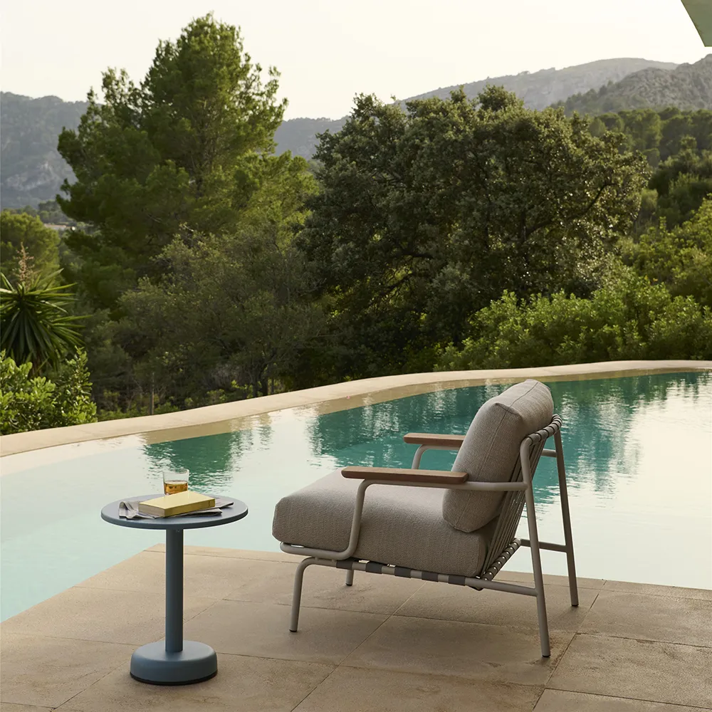 Linear Steel Soffbord Ø42 cm Pale Blue 