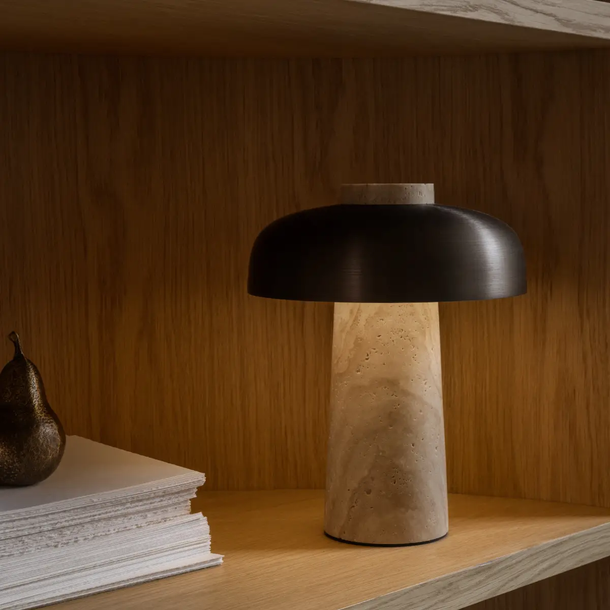 Reverse Portabel bordslampa Travertine, Sand/Alu Bronzed