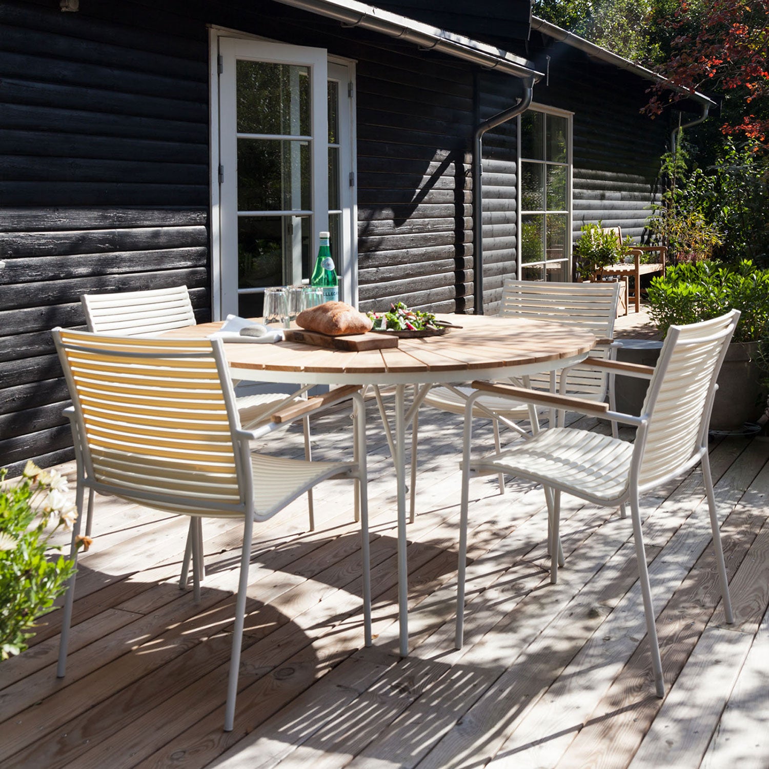 Hard & Ellen trädgårdsbord 110 cm vit /teak 