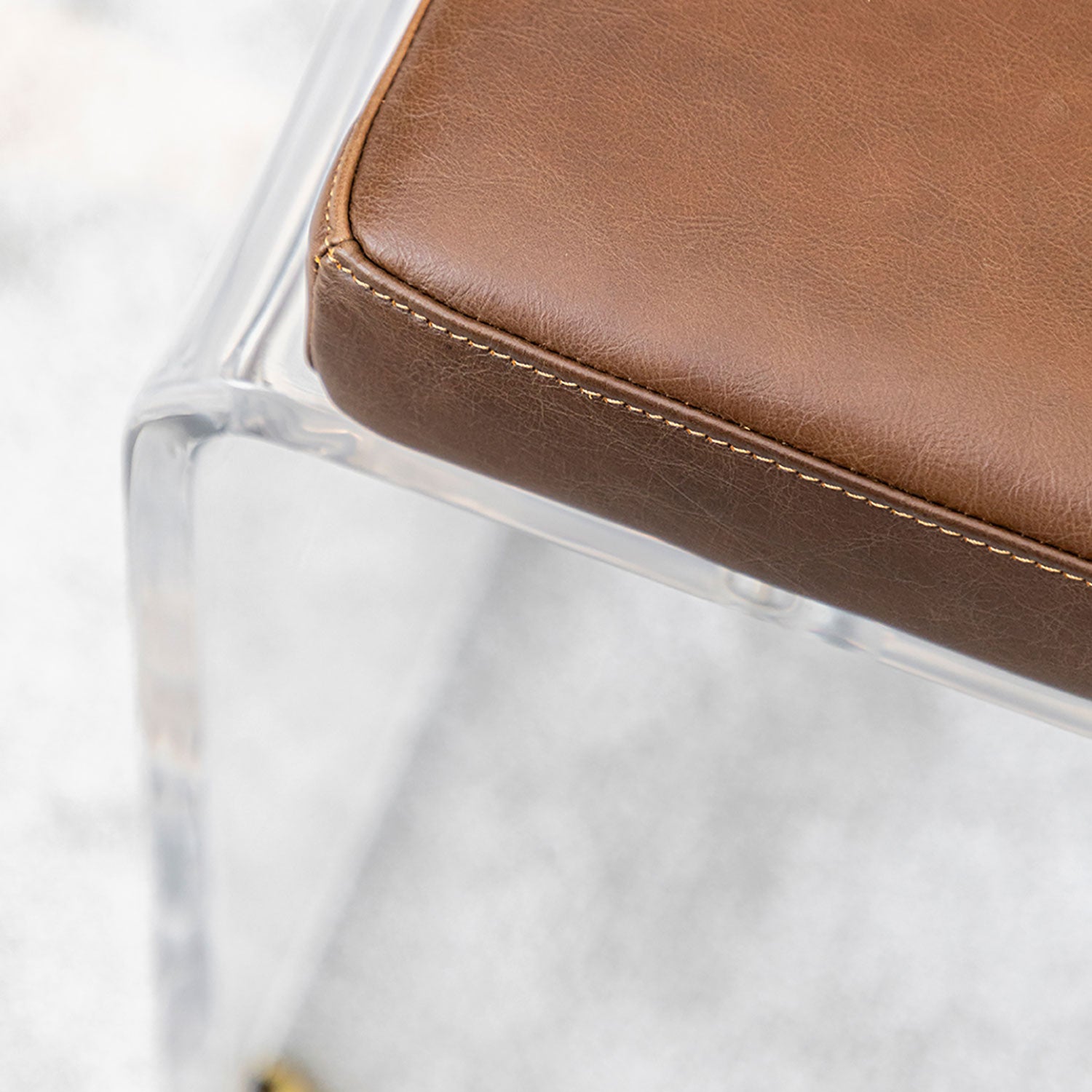 Robby fotpall plexiglas/chocolate brown