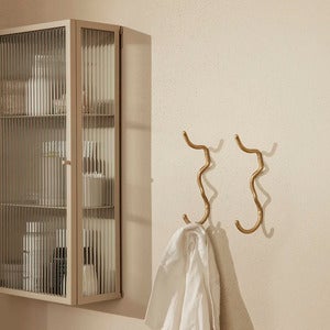 Haze Vägghängt Skåp - Reeded Glass - Cashmere