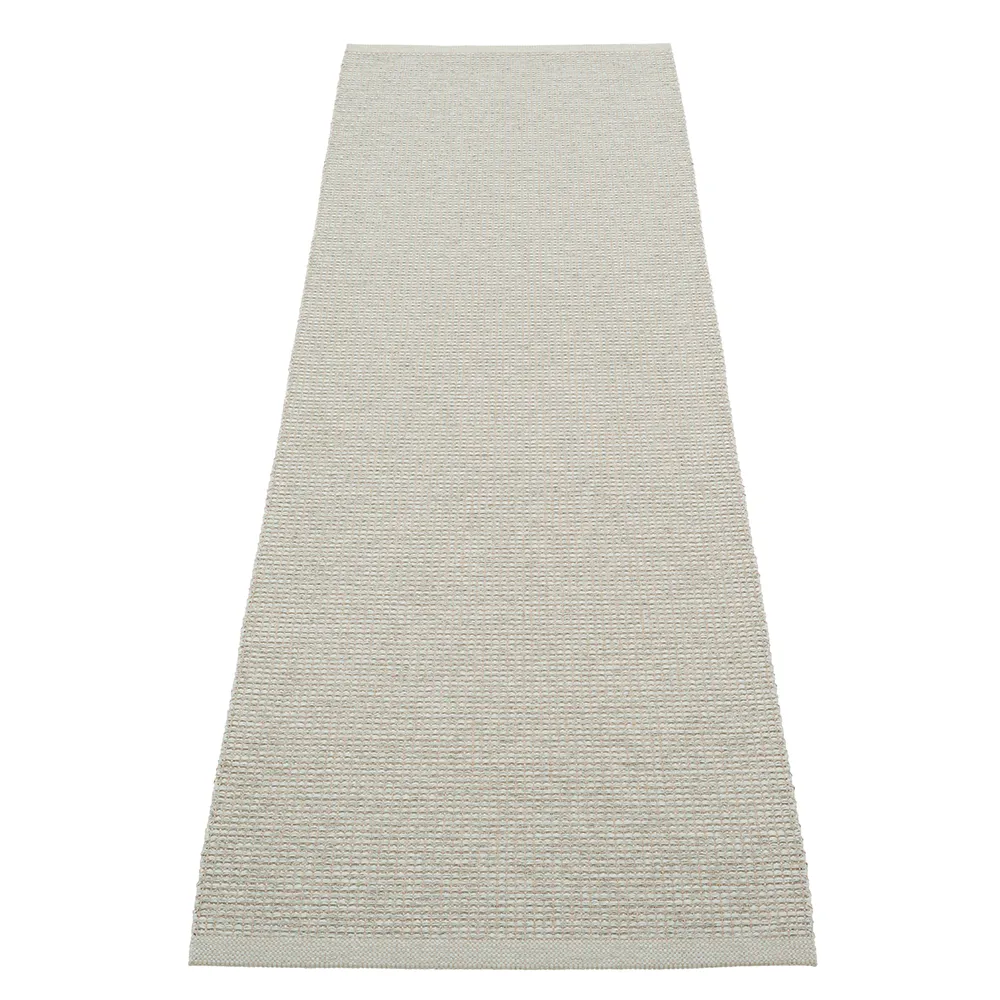 Pappelina Emm matta Sage/Linen Met. – Linen warp 70 x 240 cm