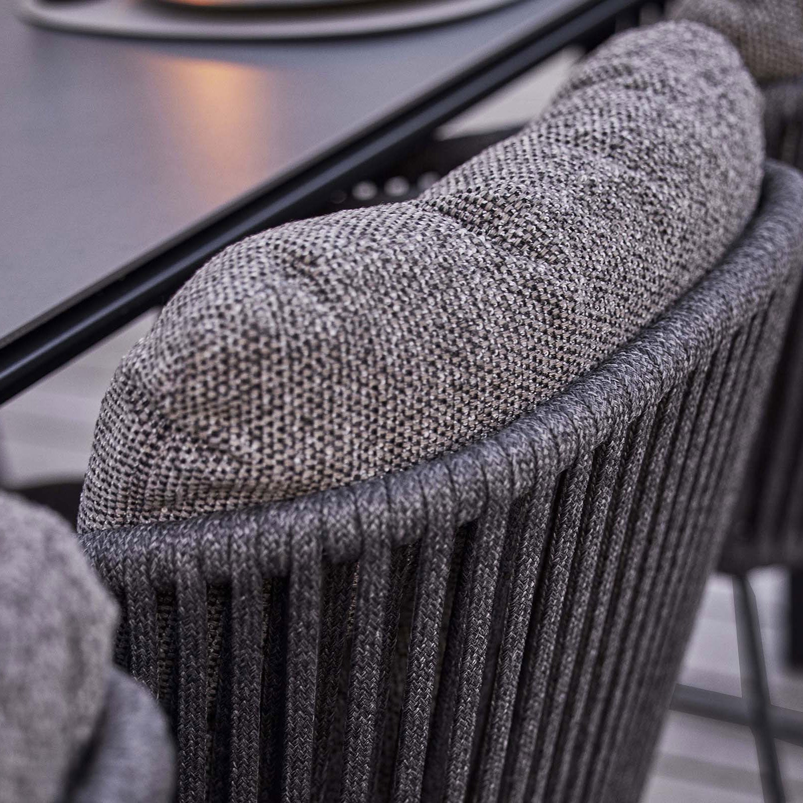 Moments Karmstol Mörkgrå 