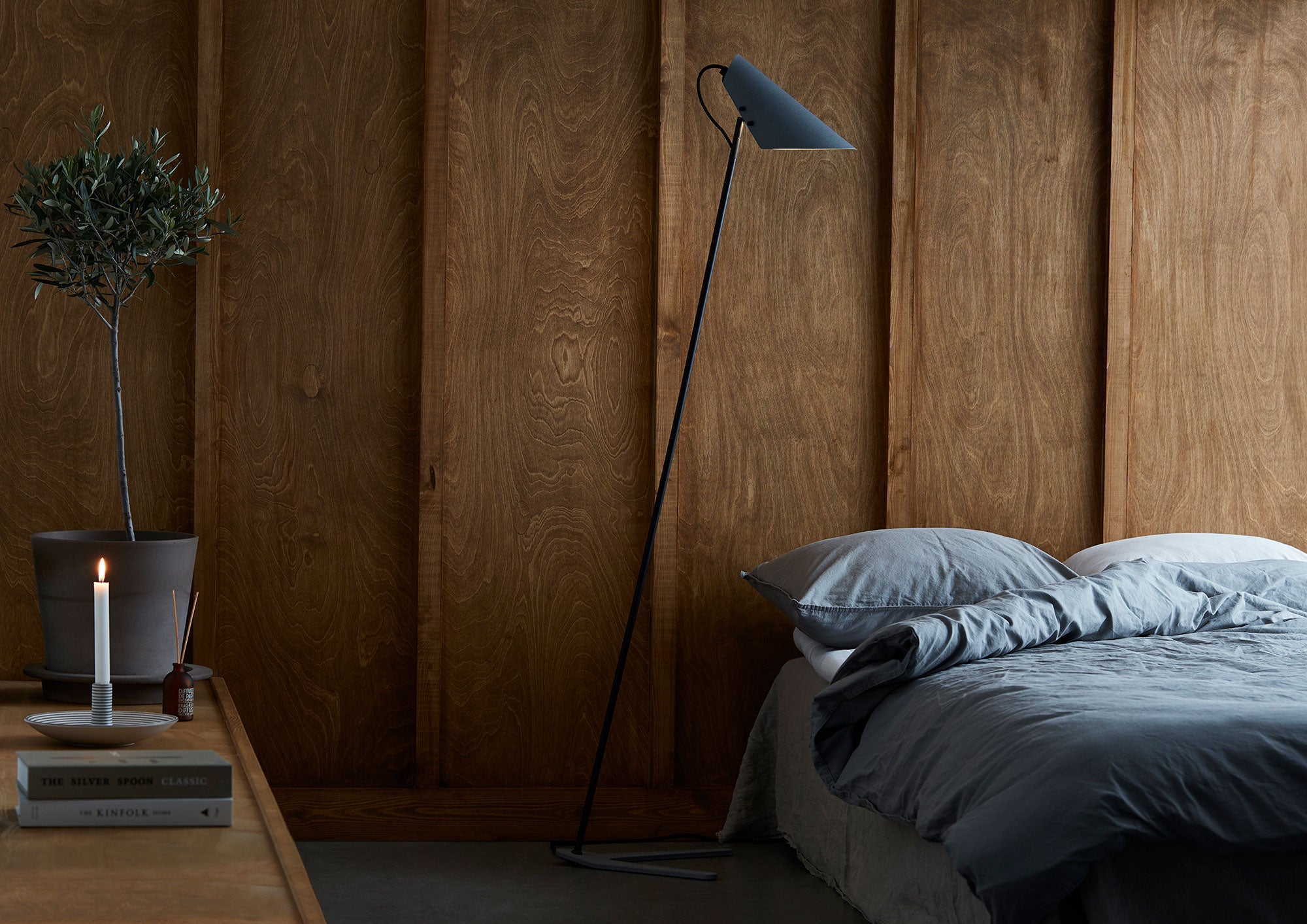 Vincent Golvlampa Svartstrukt/Betongstrukt