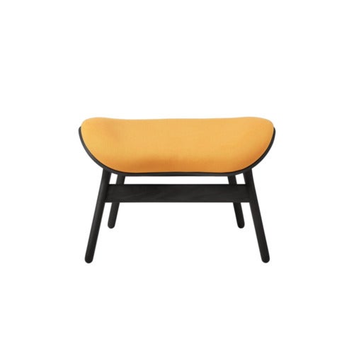 A Conversation Piece Ottoman Fotpall Black Oak/Tangerine