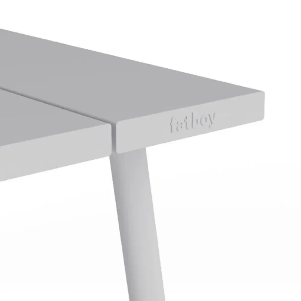 Fred's medium table utomhusbord light grey