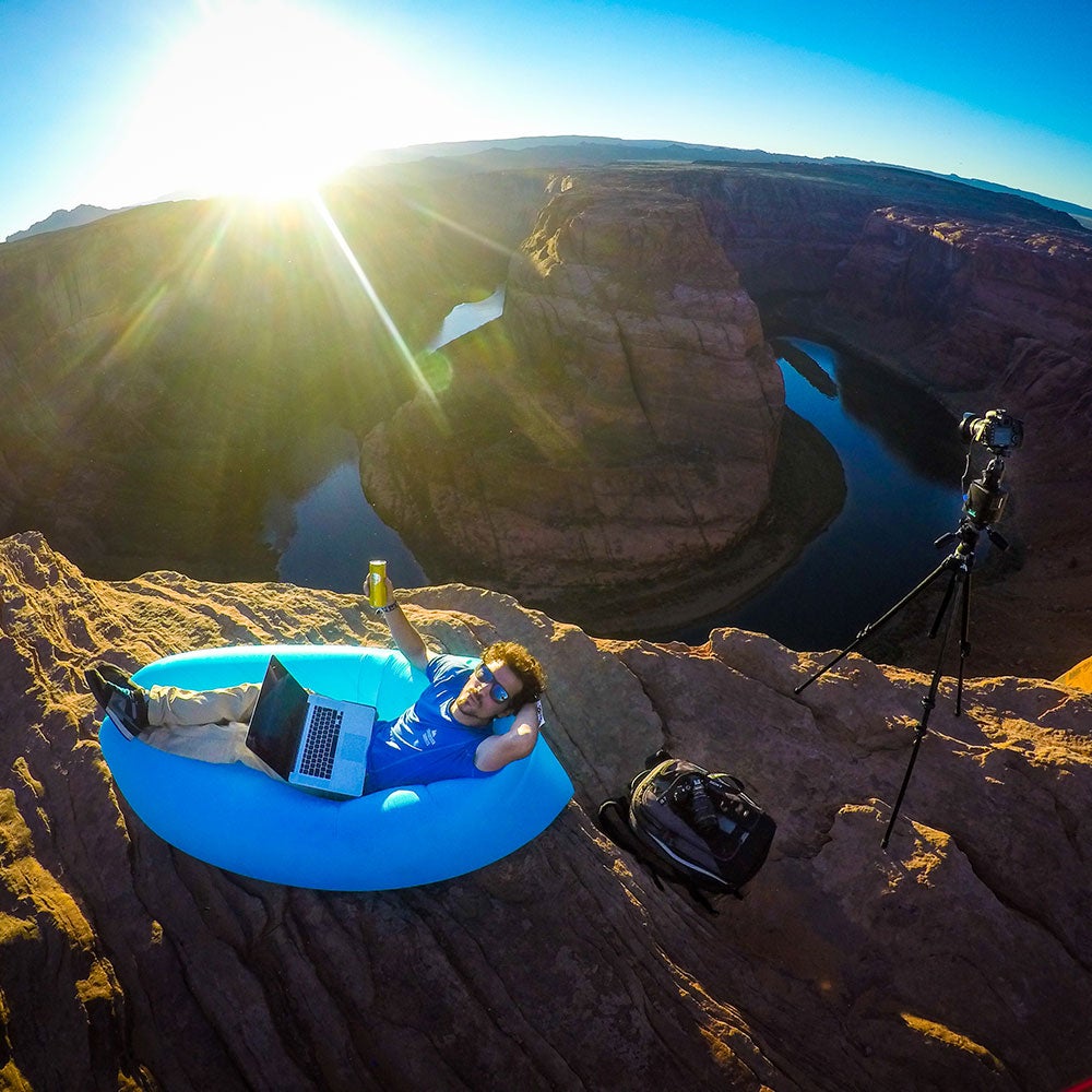 Lamzac 3.0 uppblåsbar divan red 