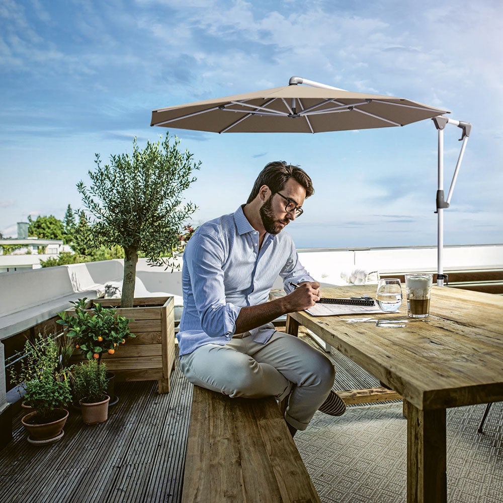 Sunwing Casa frihängande parasoll 270x270 cm kat.5 antracite alu / 667 platinum 