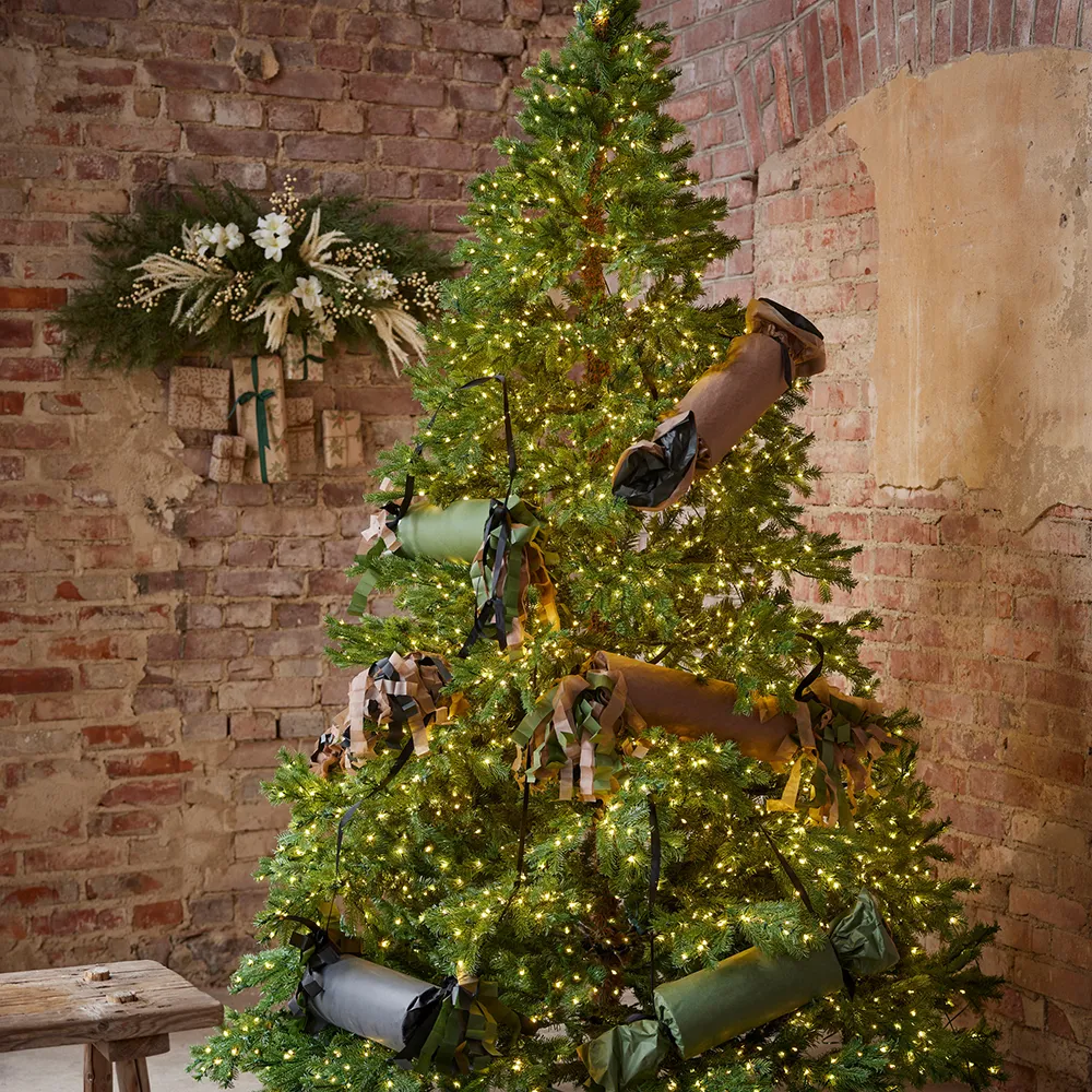 Julgran Dovre 210 cm 3000 lampor