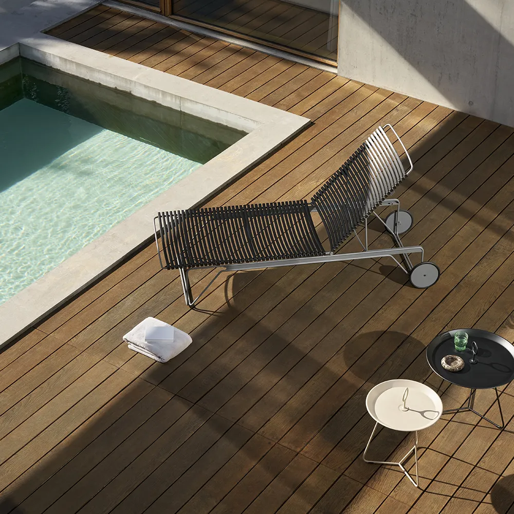 Click Adjustable chaise longue Pigeon blue. Frame: Grey