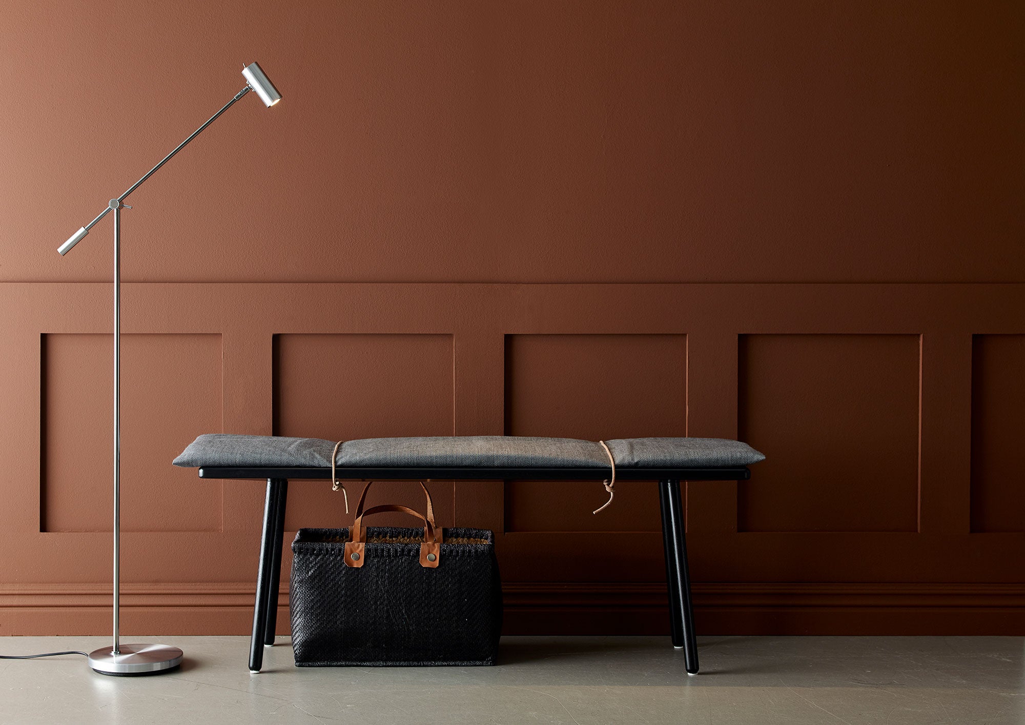 Cato Golvlampa Dimbar Aluminium