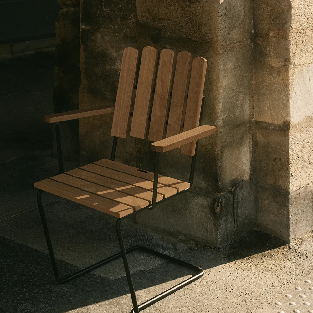 A2 Fåtölj Oljad Ek / Svart Stativ