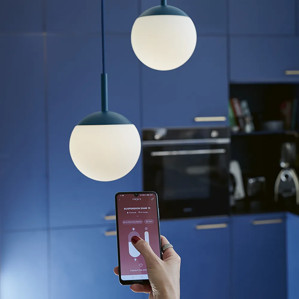 Mooon! Trippel taklampa Black Cherry