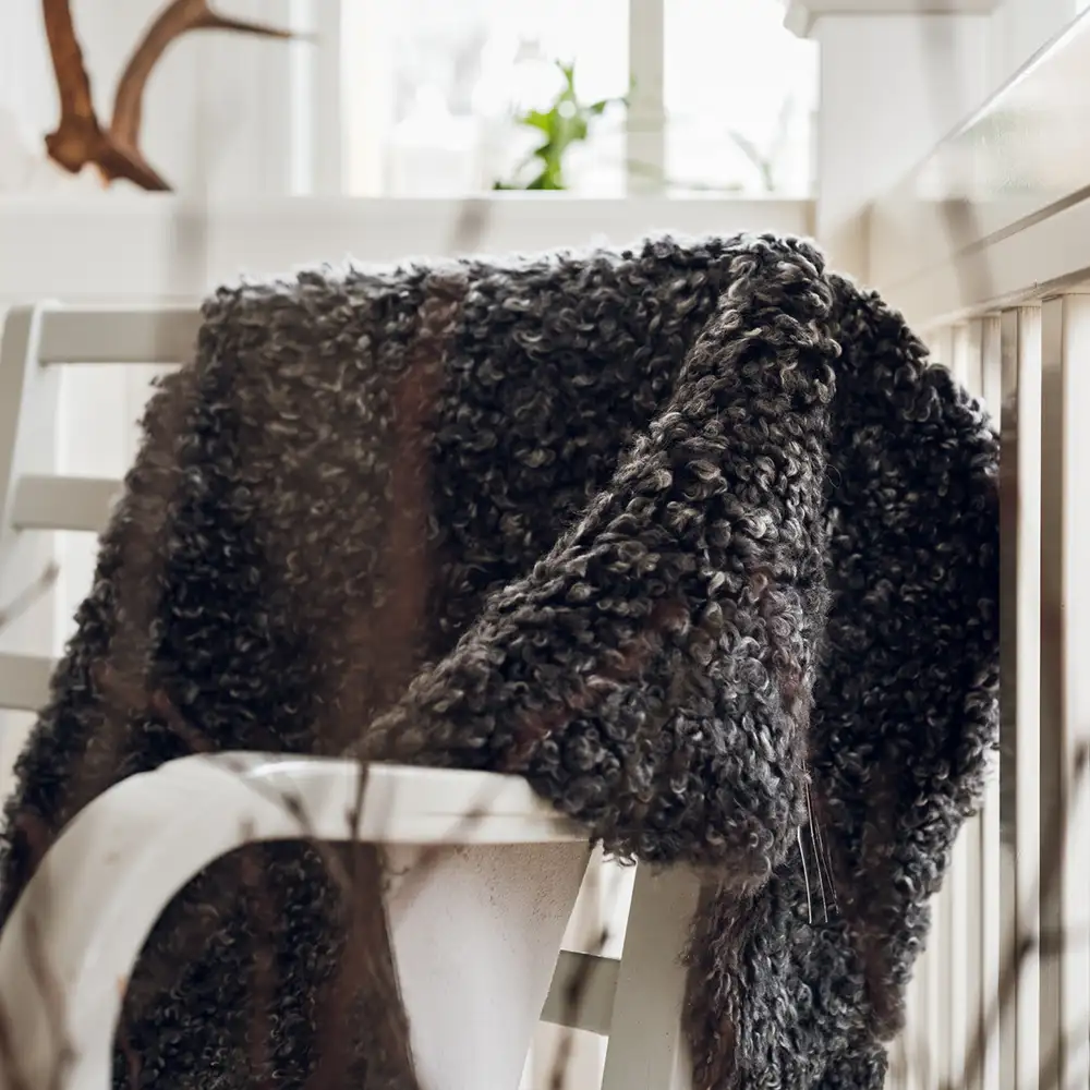 Curly fårskinn 1,5 Dark Grey