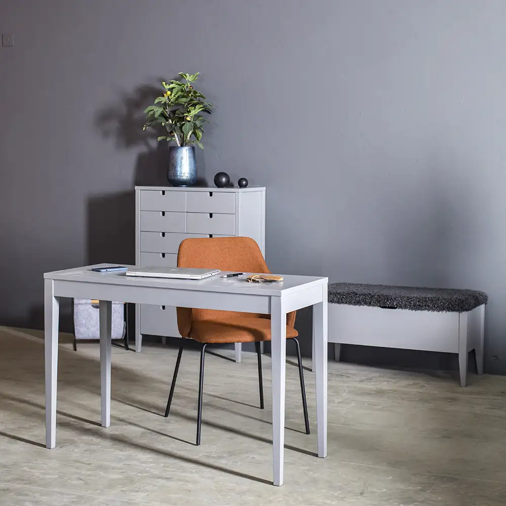 Klinte bänk 90 cm grå äkta fårskinn 