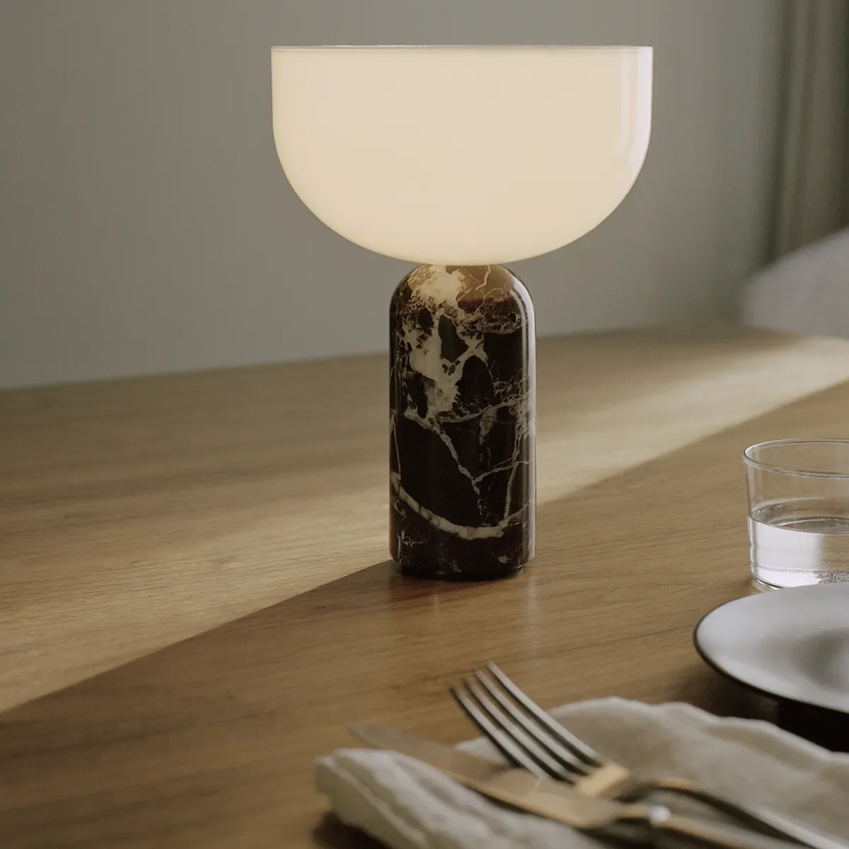 Kizu Bärbar bordslampa Rosso Levanto