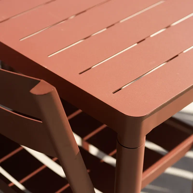 Delia matstol Zin Red