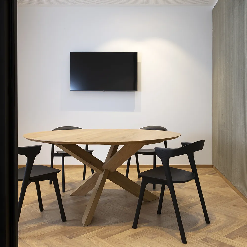 Bok Matstol svart ek