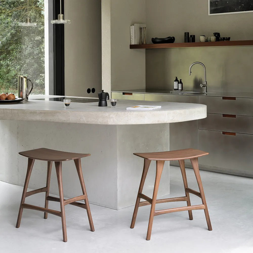 Osso Barpall Låg Brunlackad teak