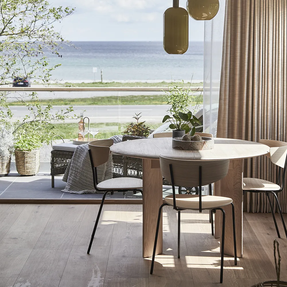 Bevel Matbord Ø117 cm - White Oiled Beech