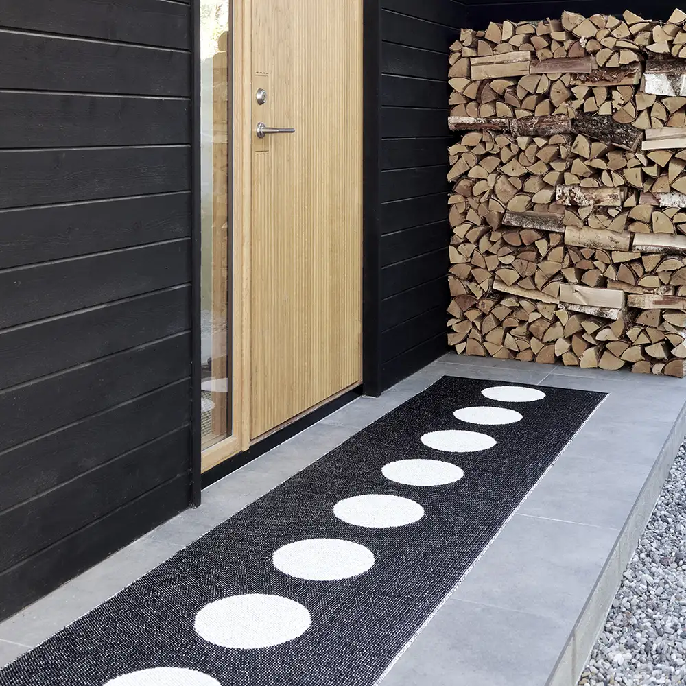 Vera matta 70x300 cm black/vanilla 