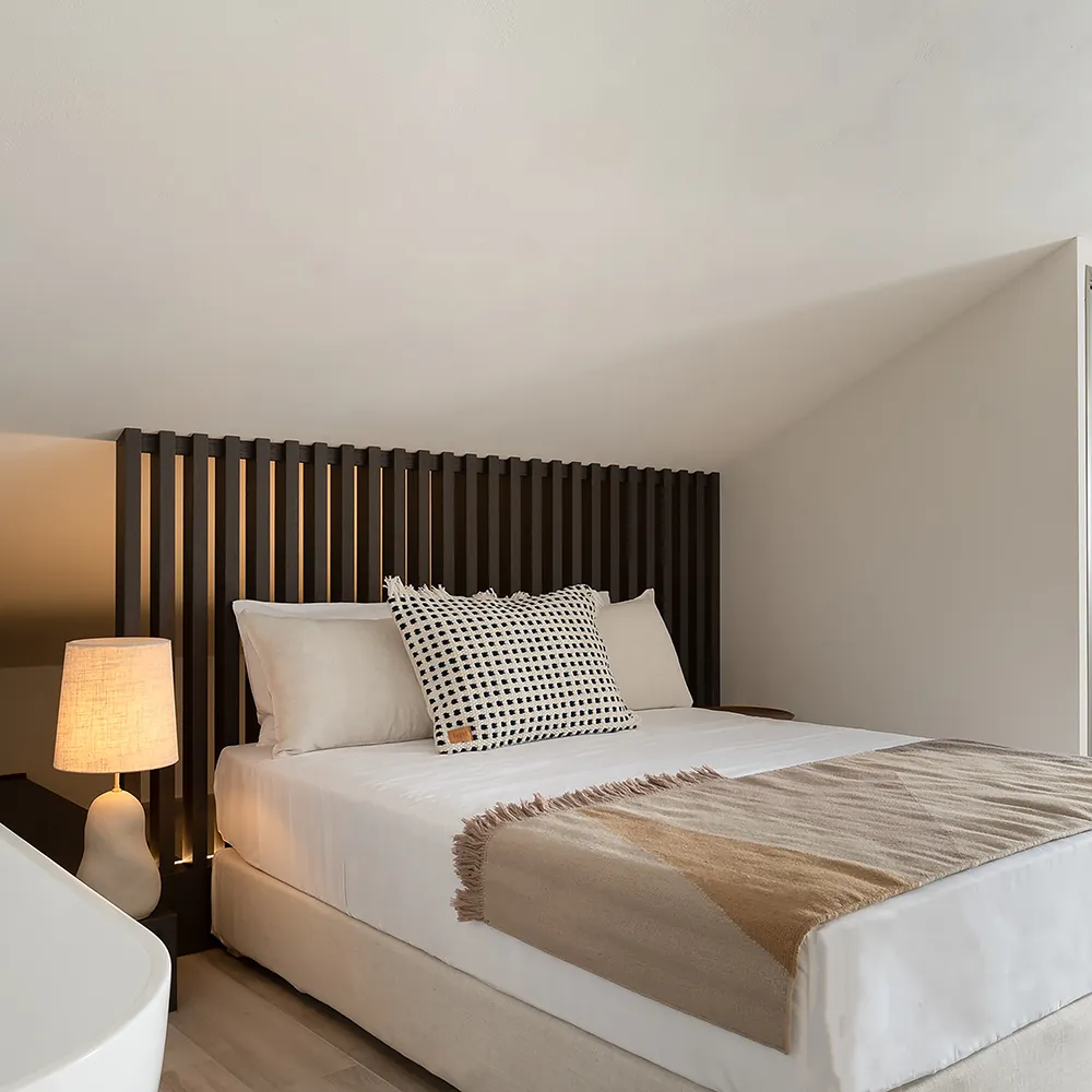 Way Cushion Rect. - Off-White/Blue