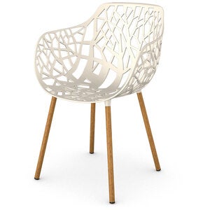 Forest karmstol med Iroko klädda ben Creamy White 