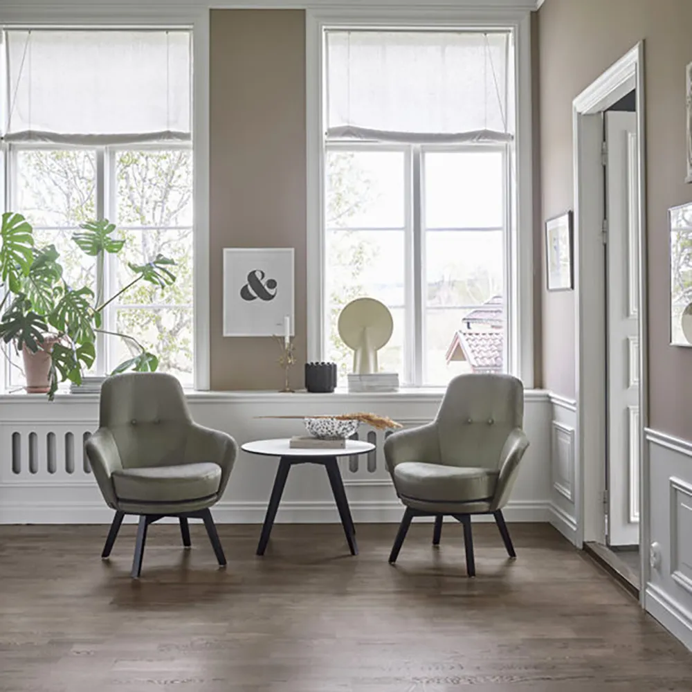 Gaga fåtölj tyg B svarta ben